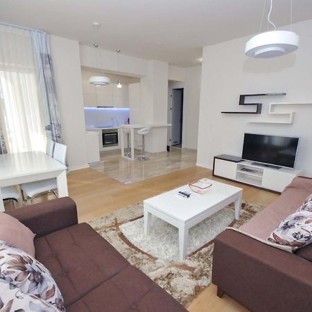 Luxury Montesun Apartments Budva Buitenkant foto
